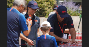 Distribution Gratuite de 2500 Bouteilles d'Eau par Jour