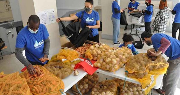 Distribution gratuite de paniers solidaires - Sciences Po