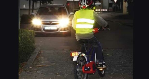 Distribution gratuite de gilets et réglettes rétro réfléchissants