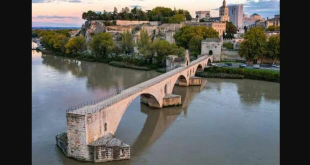 Accès gratuit au Pont d'Avignon