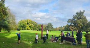 Initiation gratuite au golf avec matériel fourni